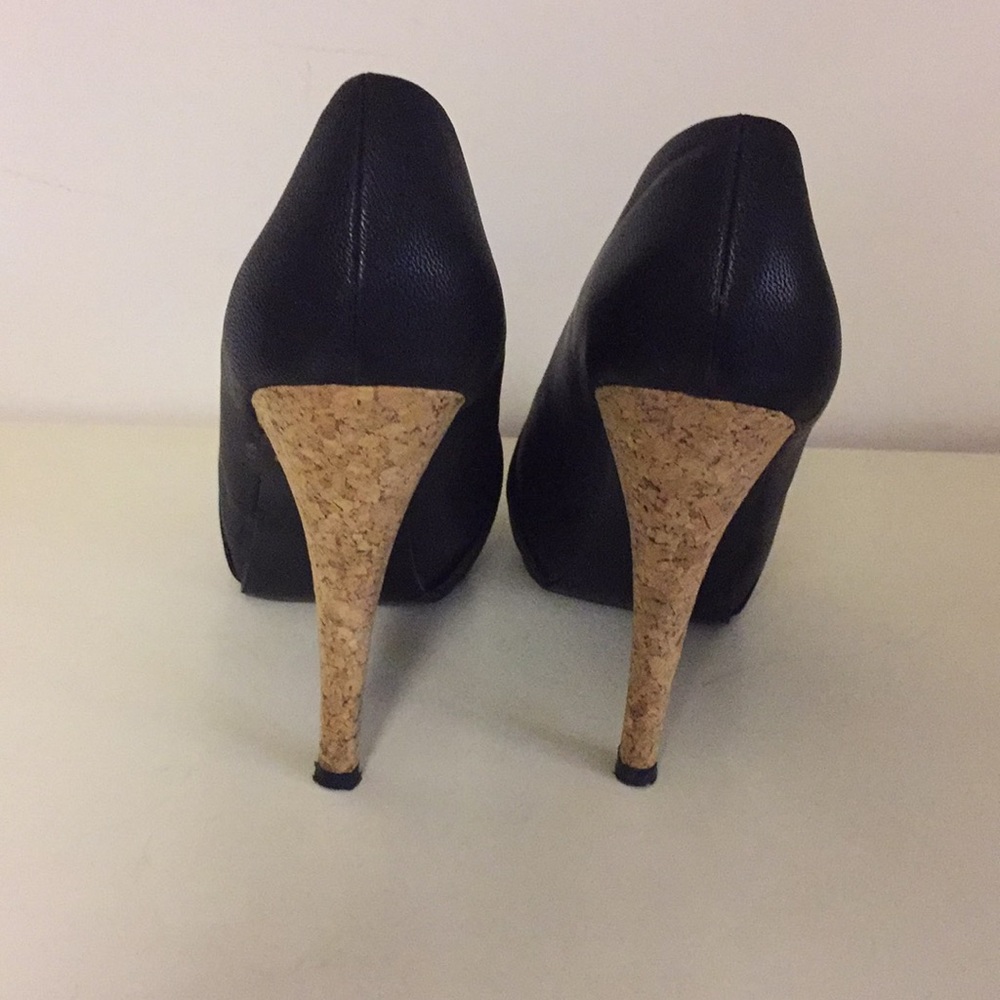 Shoes - Picture 2 of 4